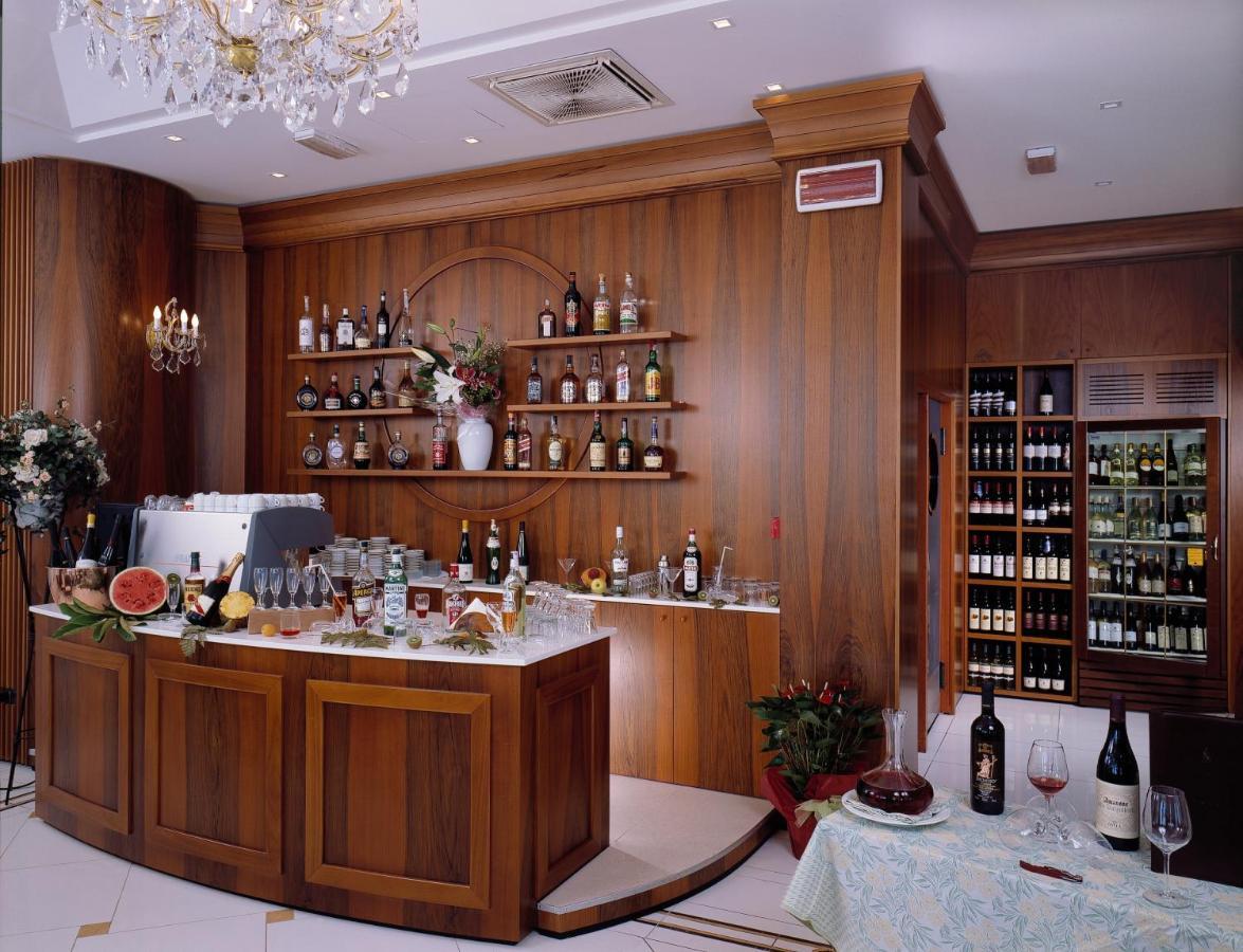 Hotel Negresco Cattolica Kültér fotó