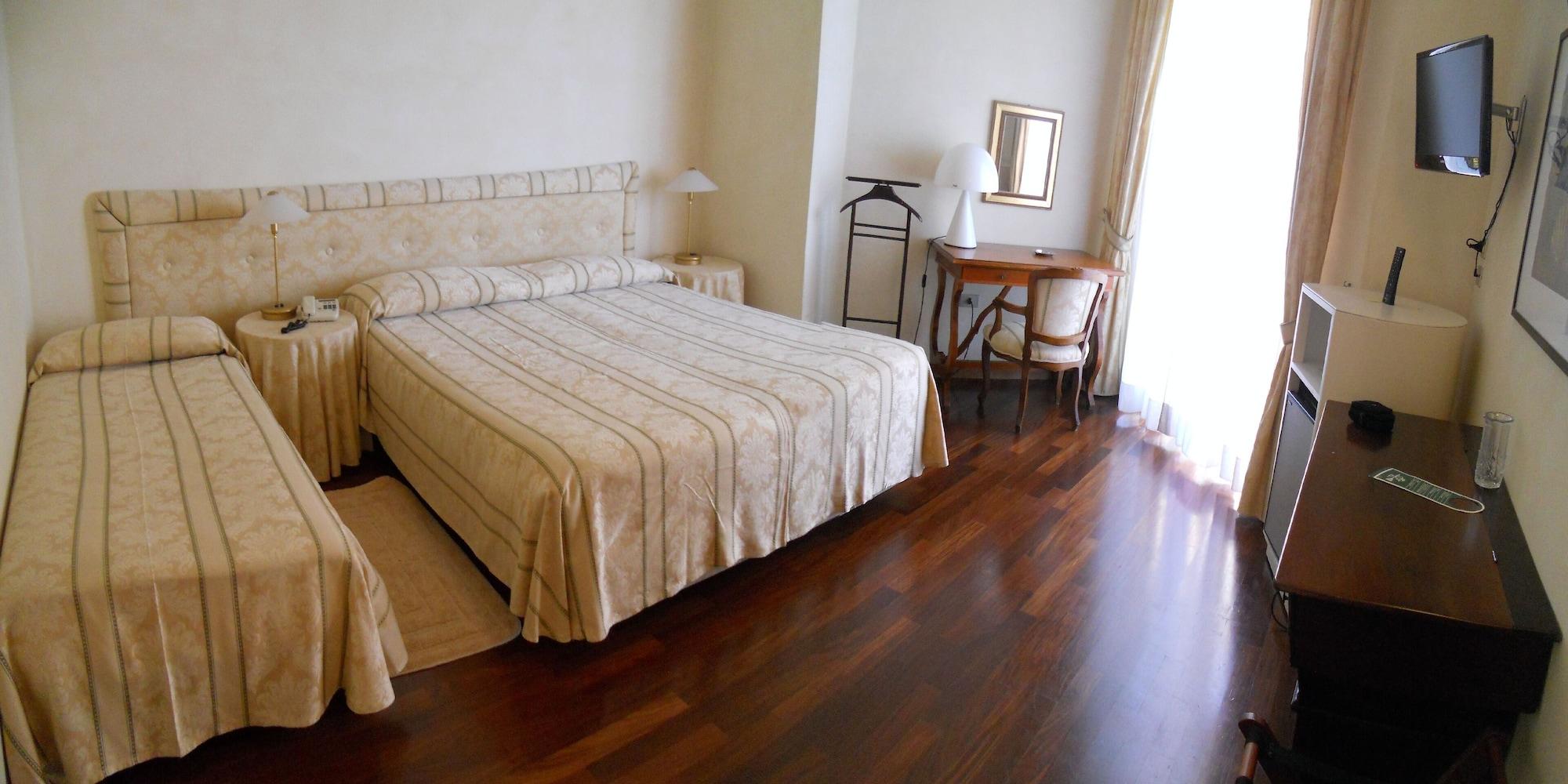 Hotel Negresco Cattolica Kültér fotó