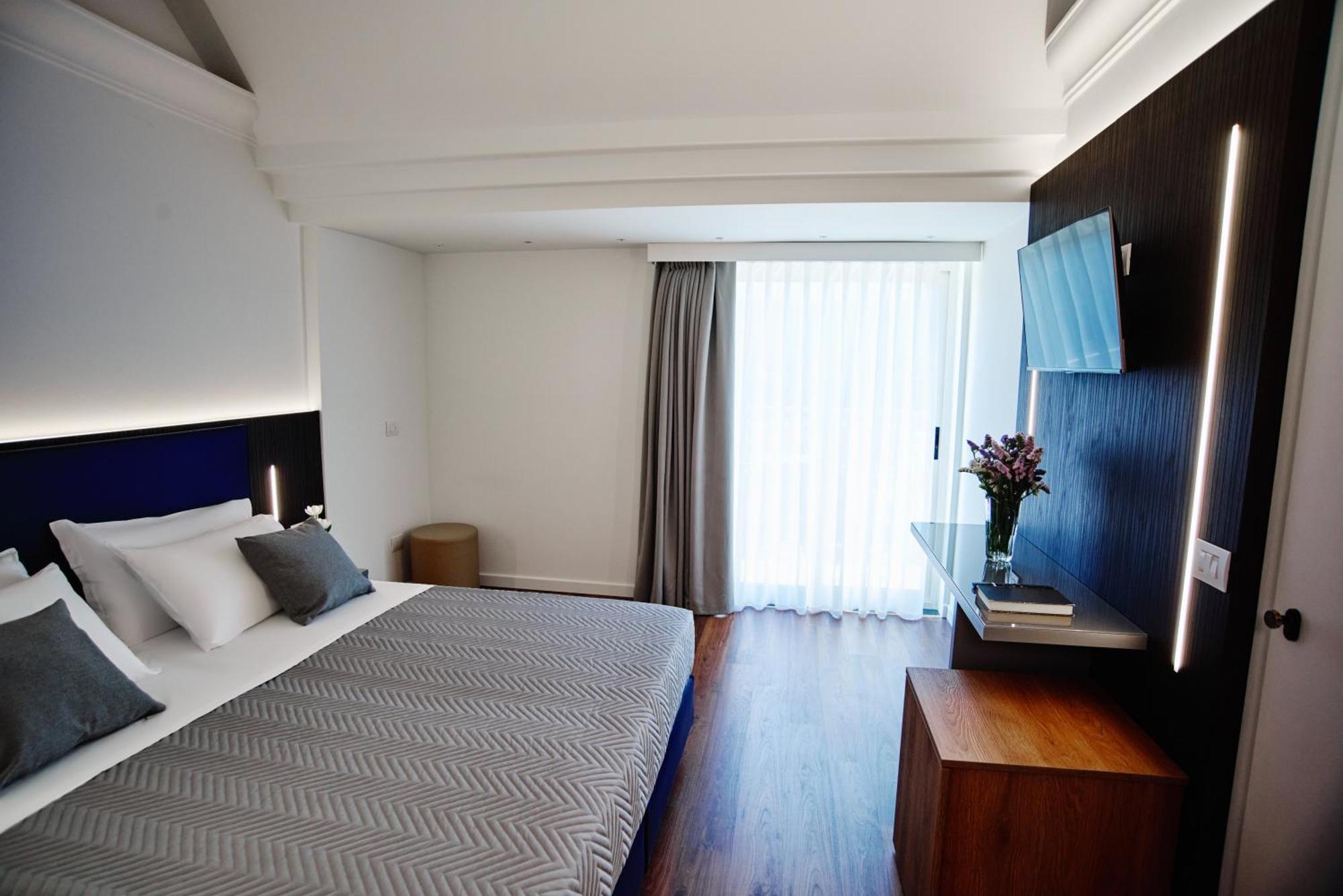 Hotel Negresco Cattolica Kültér fotó