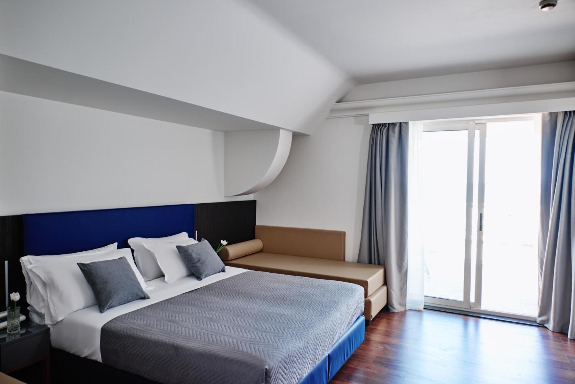 Hotel Negresco Cattolica Kültér fotó